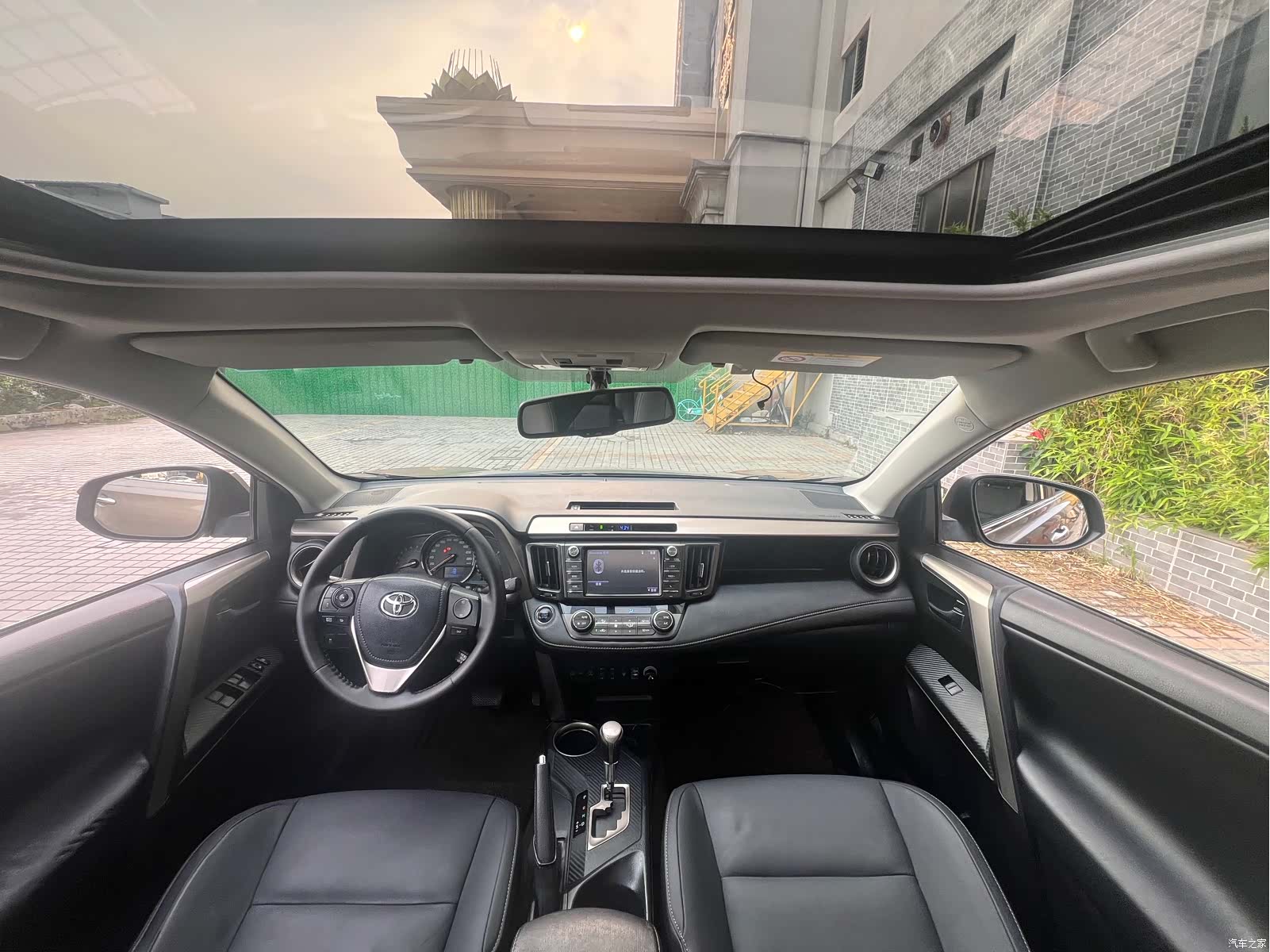 Toyota RAV4, 2015 14
