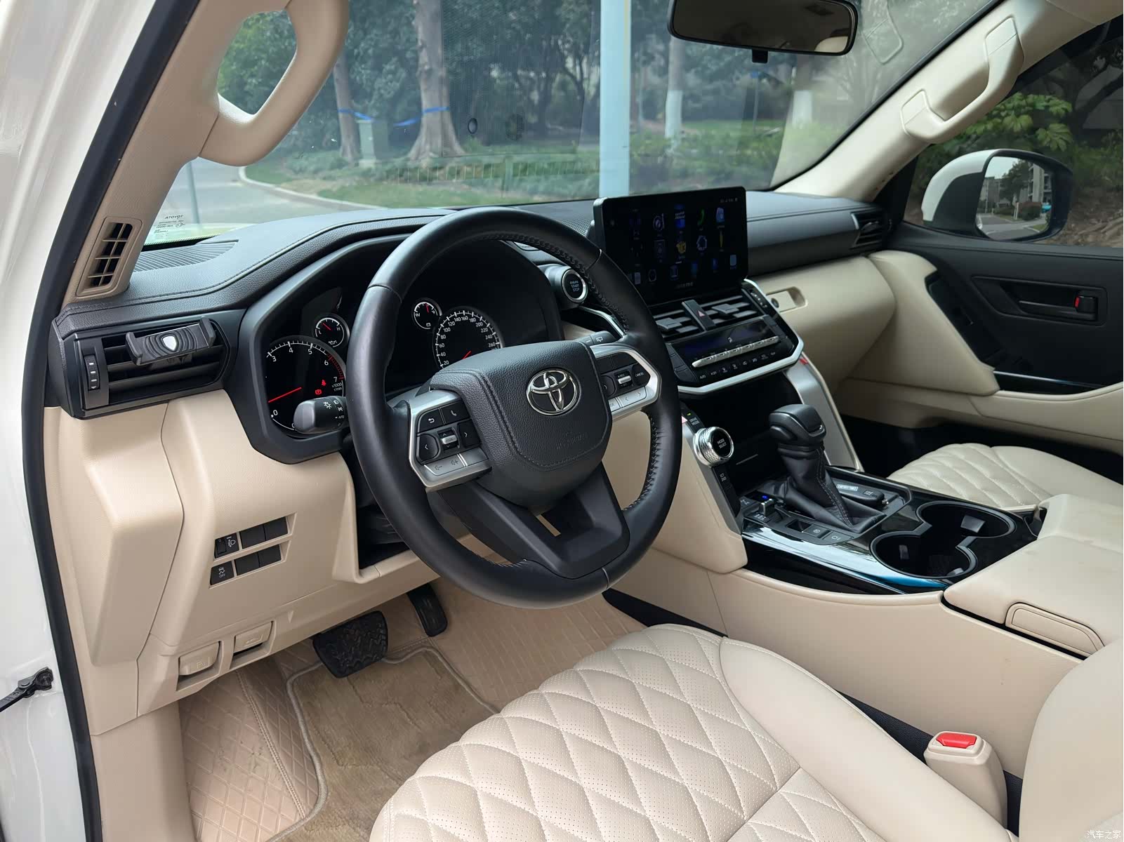 Toyota Land Cruiser, 2023 9