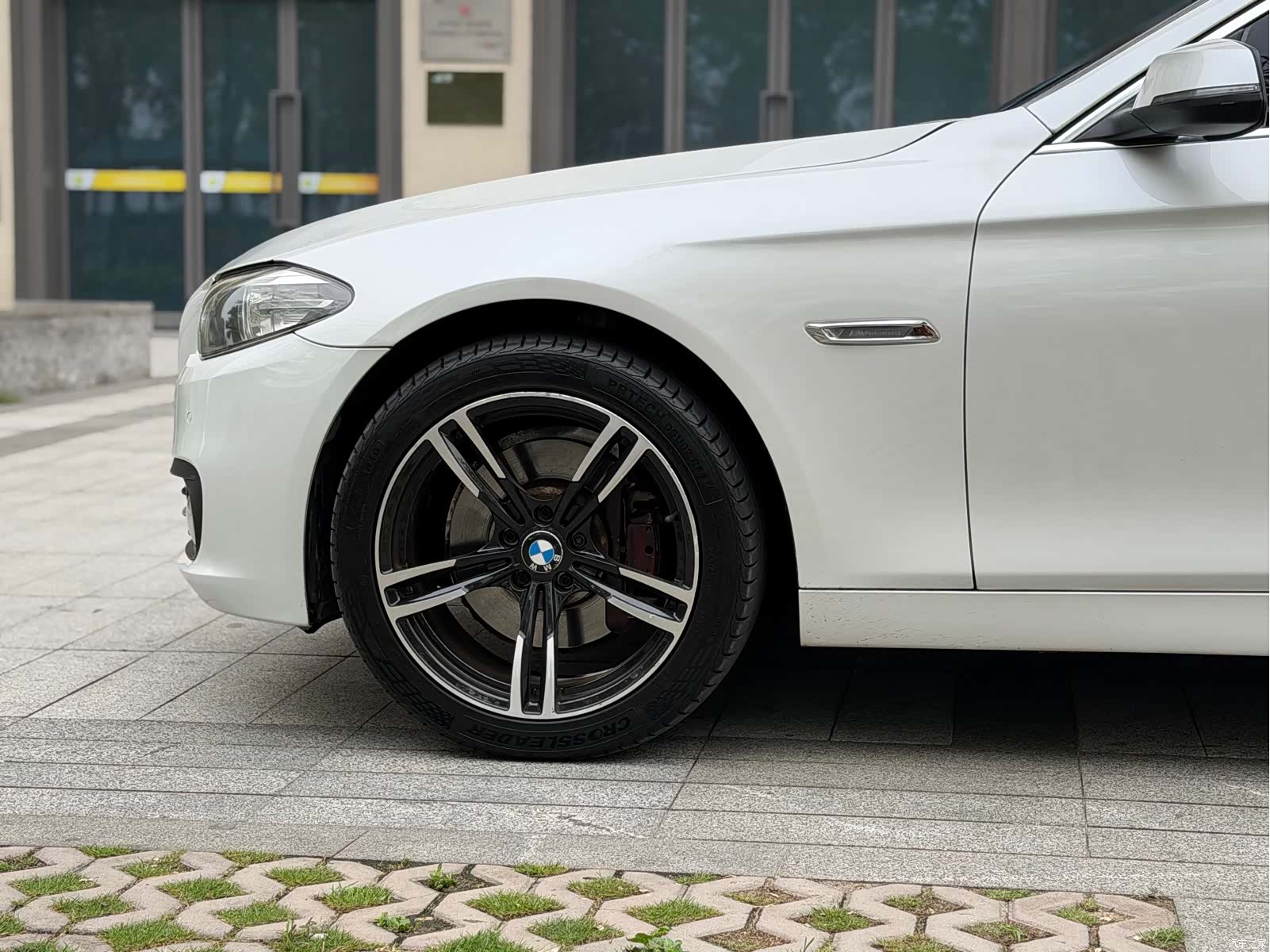 BMW 5 Series, 2015 11
