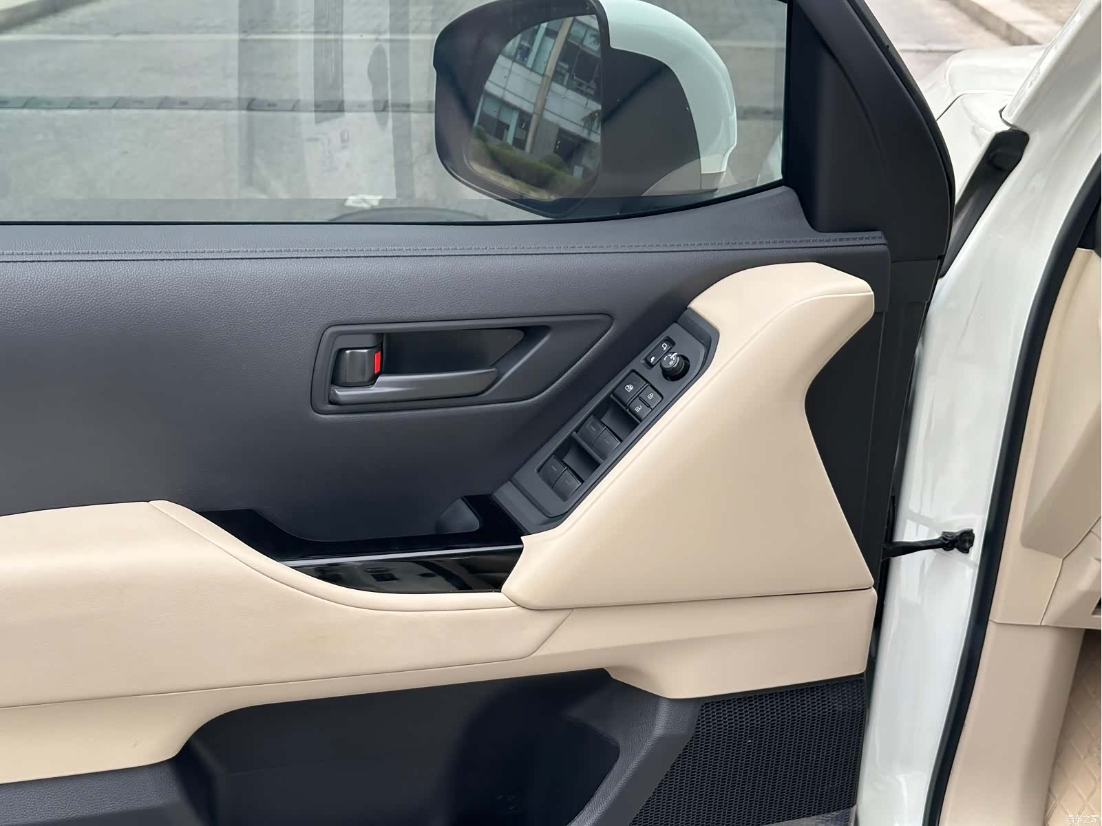Toyota Land Cruiser, 2023 26