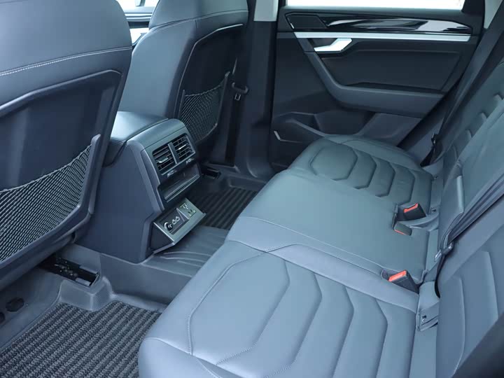 Volkswagen Touareg, 2020 года фото 15