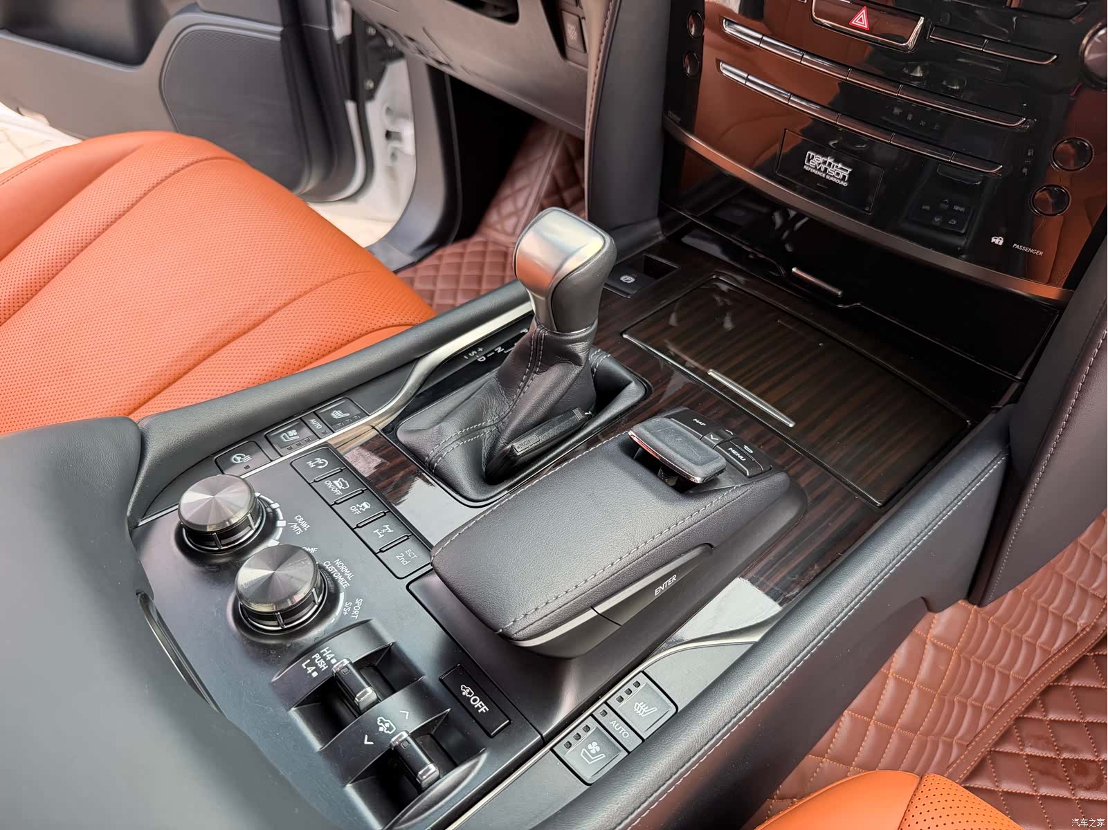 Lexus LX, 2016 23