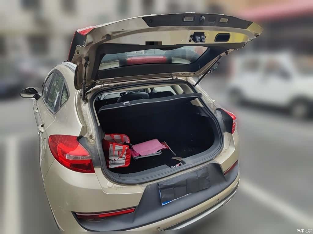 Geely Emgrand, 2017 10