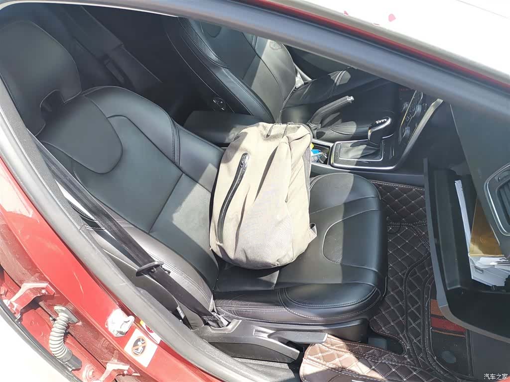 Volvo V40, 2018 18