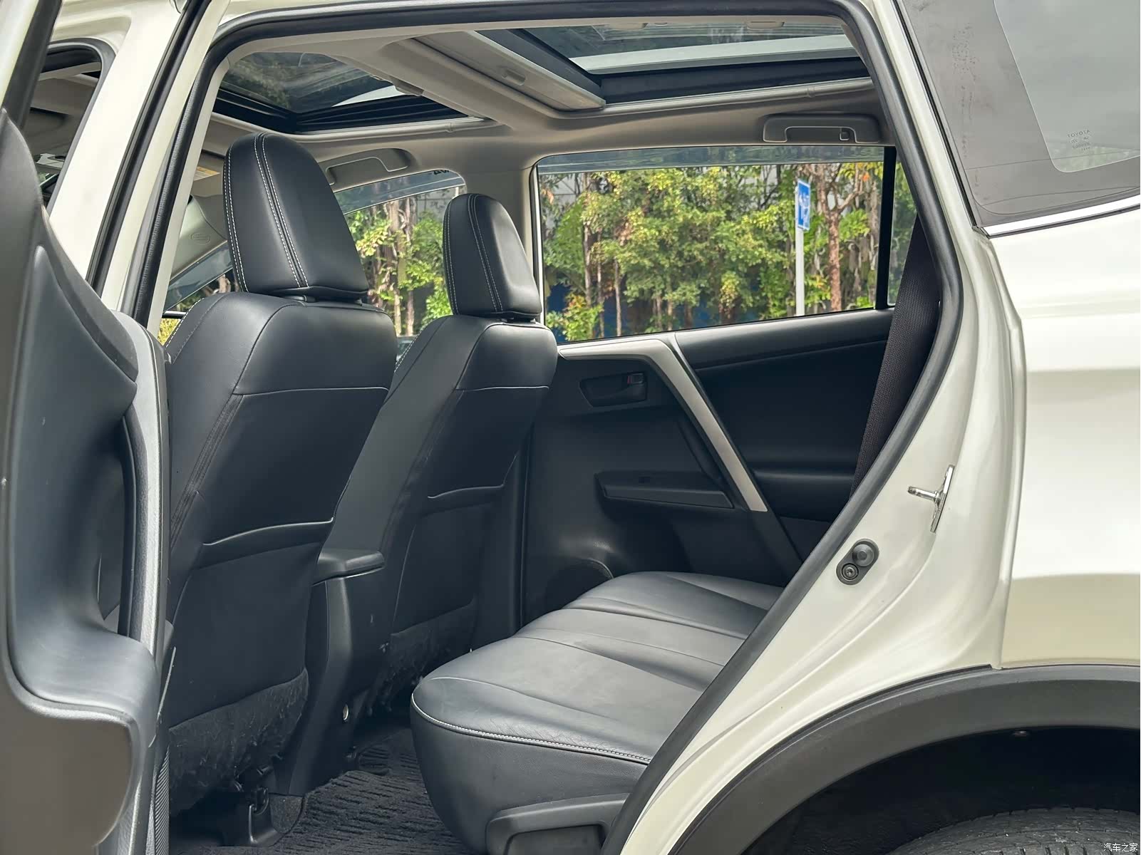 Toyota RAV4, 2017 7