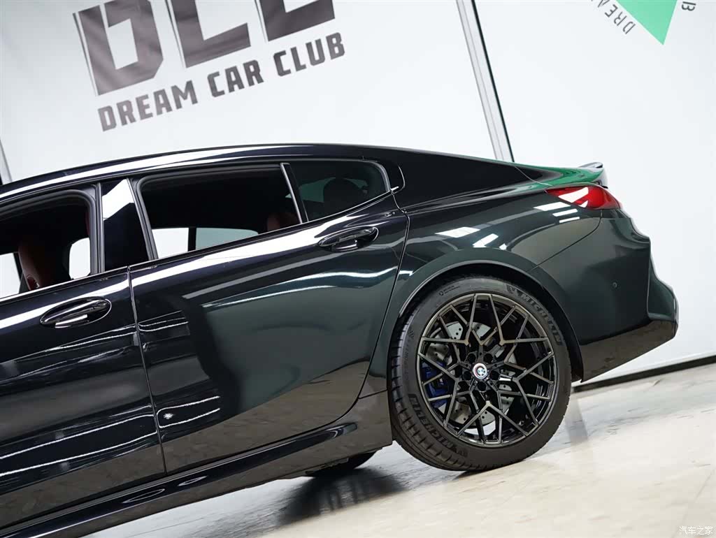BMW M8, 2022 21