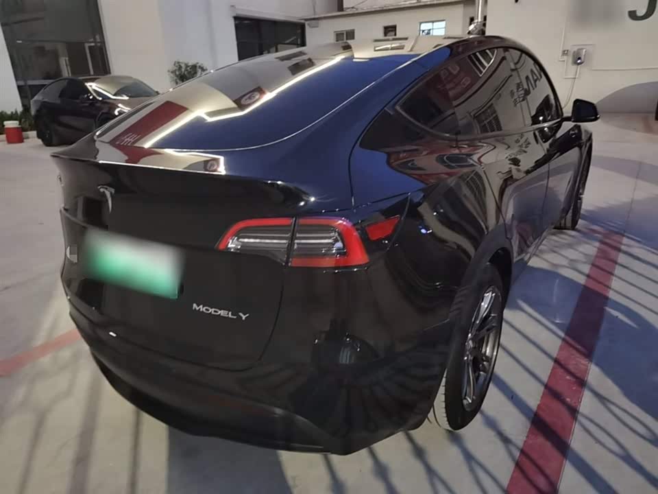 Tesla Model Y Tesla Model Y