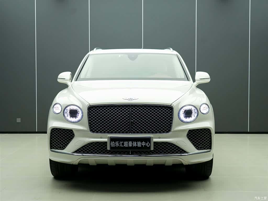 Bentley Bentayga, 2020 4