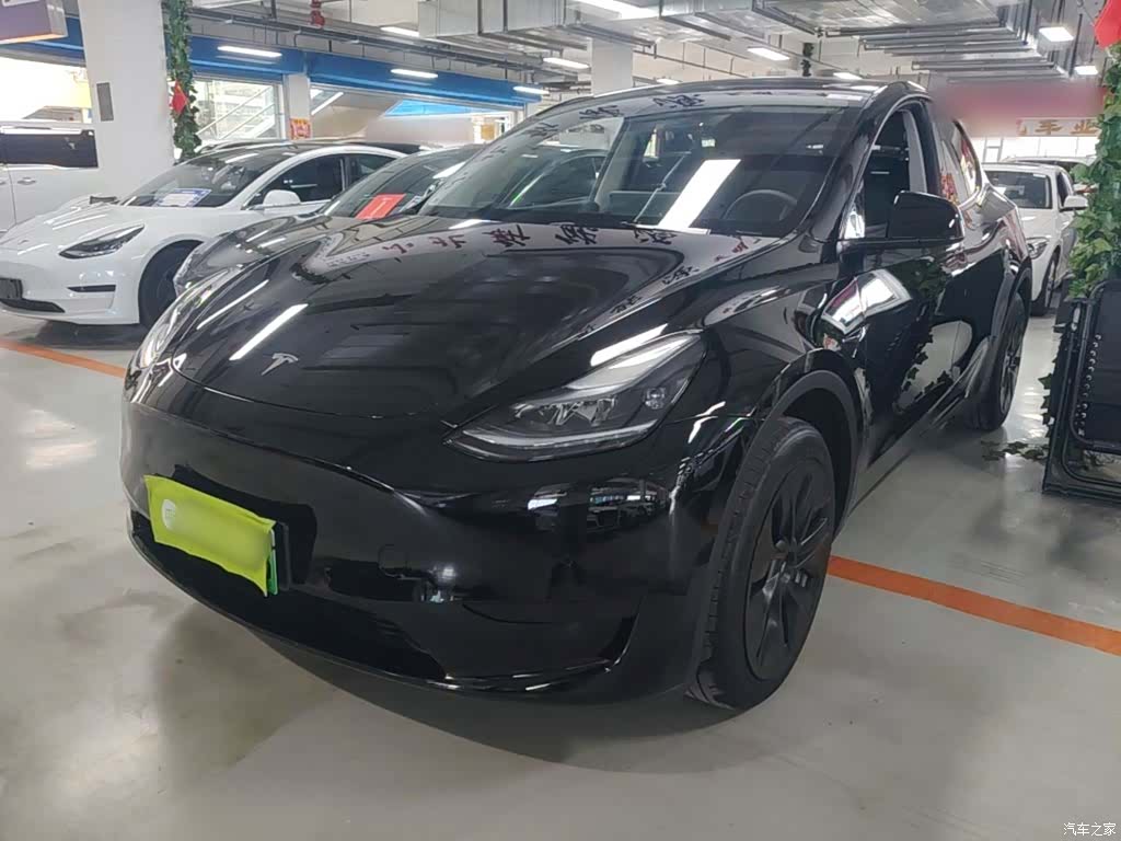 Tesla Model Y, 2023 1