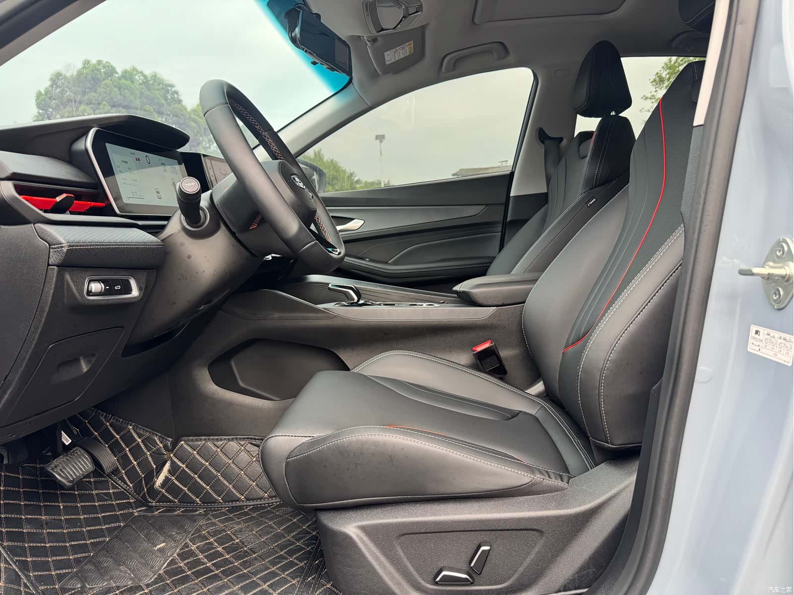 Geely Binray, 2025 12