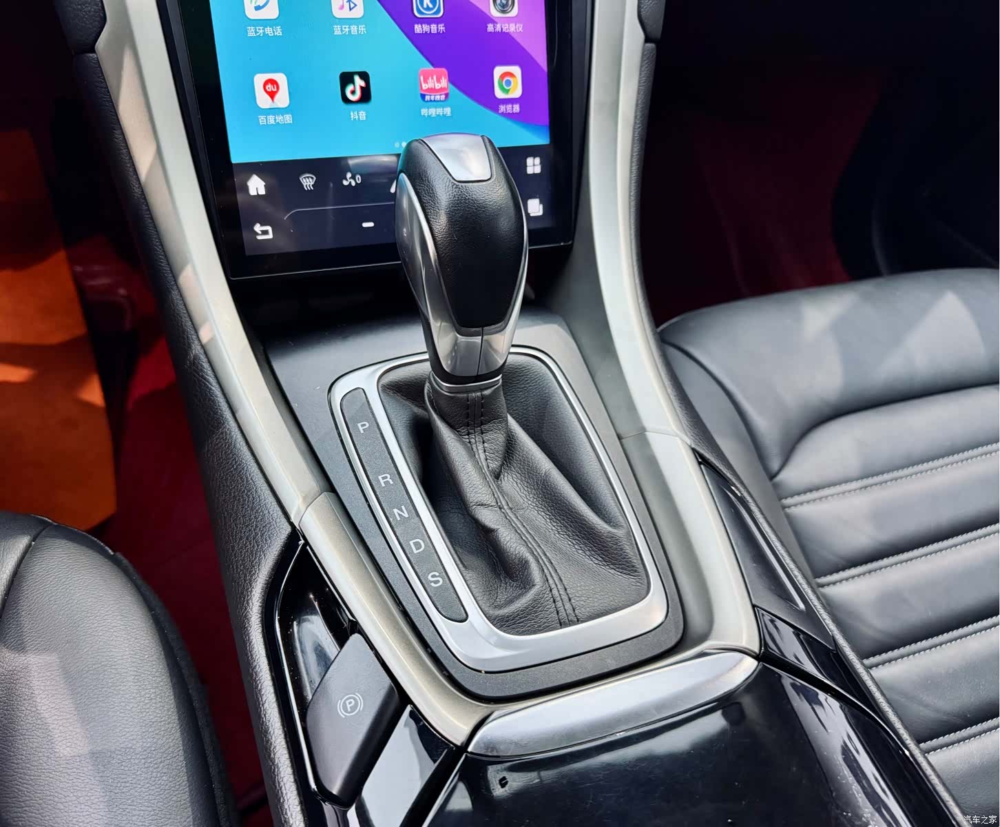 Ford Mondeo, 2015 14