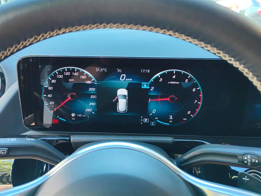 Mercedes-Benz GLA Mercedes-Benz GLA