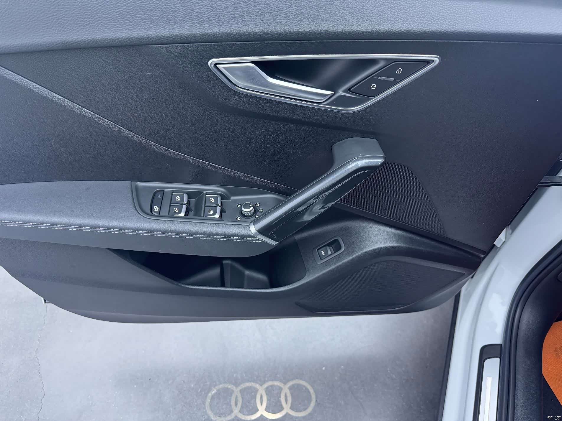Audi Q2L, 2023 4