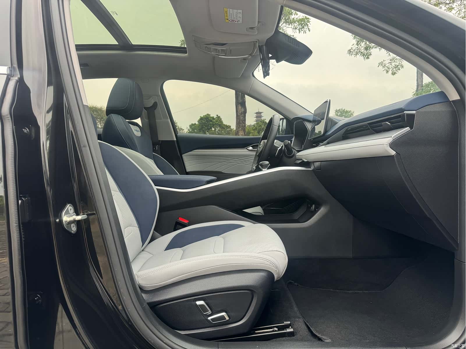 Geely Preface, 2022 12