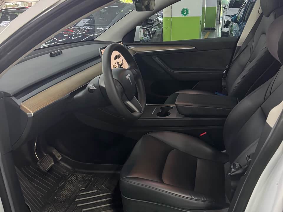 Tesla Model Y Tesla Model Y