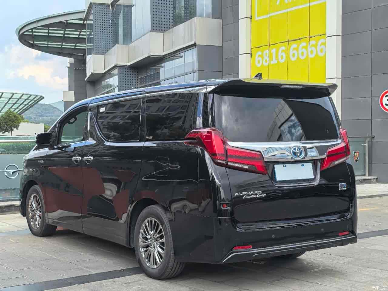 Toyota Alphard, 2022 18