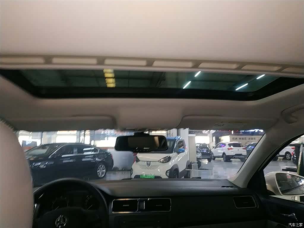 Skoda Rapid, 2016 8