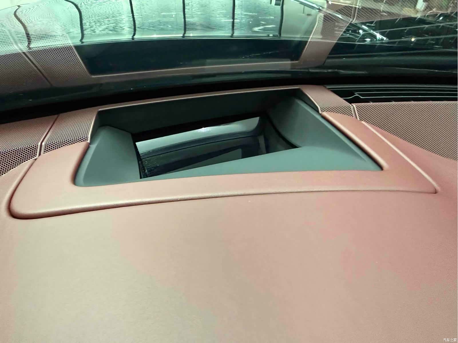 Bentley Flying Spur, 2022 26