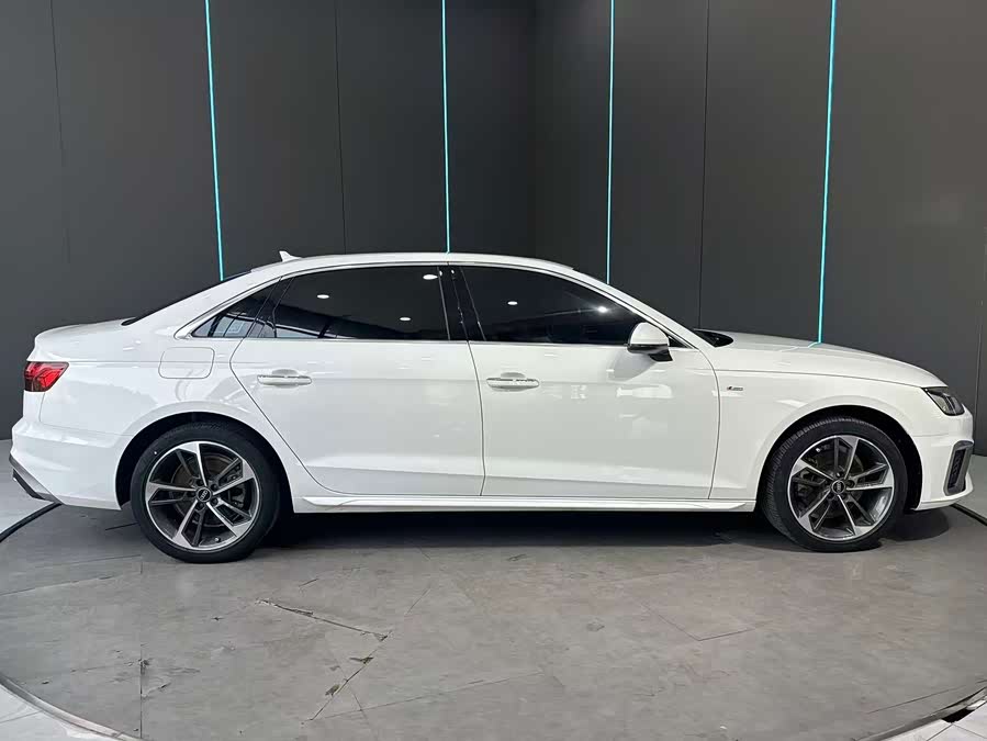 Audi A4L 2023, фото 5