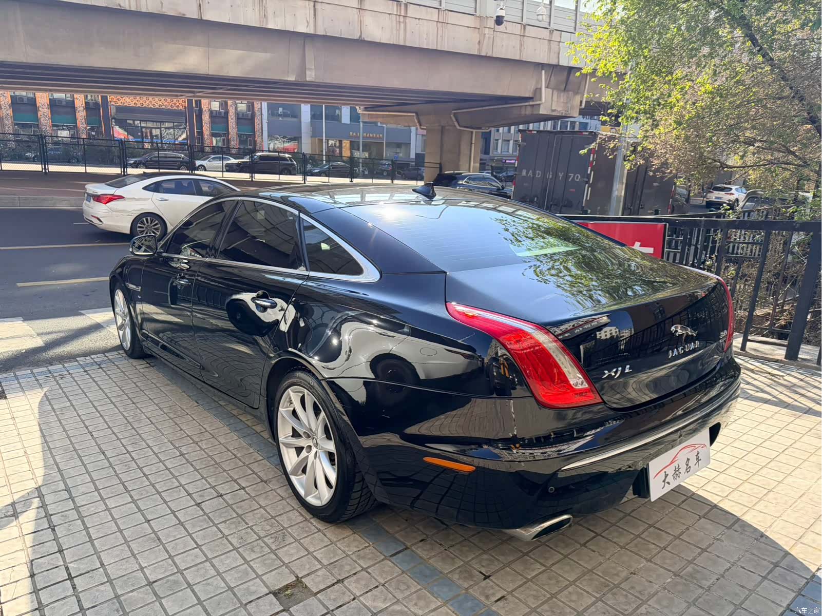 Jaguar XJ, 2013 4