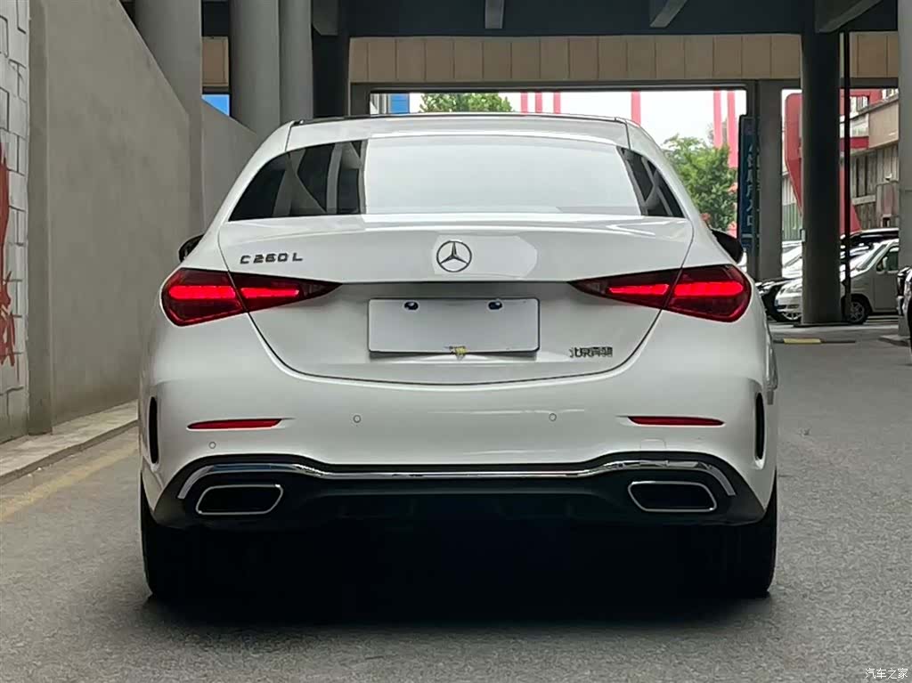 Mercedes-Benz C-Class, 2025 4
