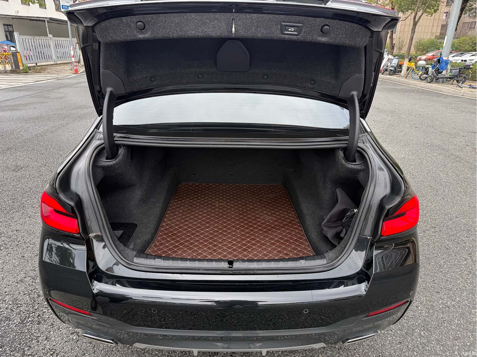 BMW 5 Series, 2023 17