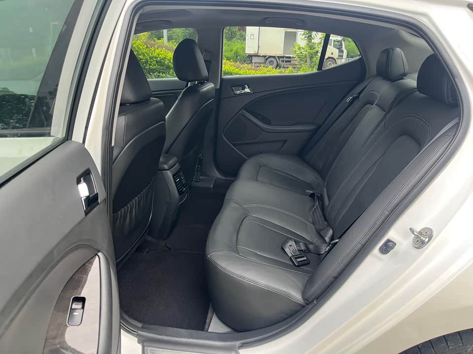 Kia K5 Kia K5