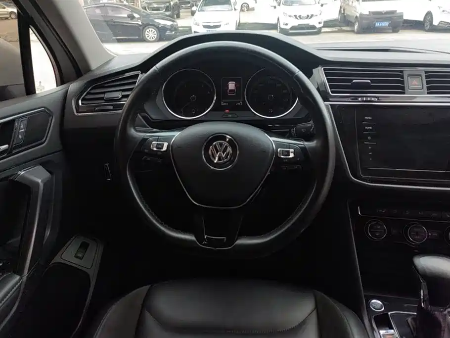 Volkswagen Tiguan L