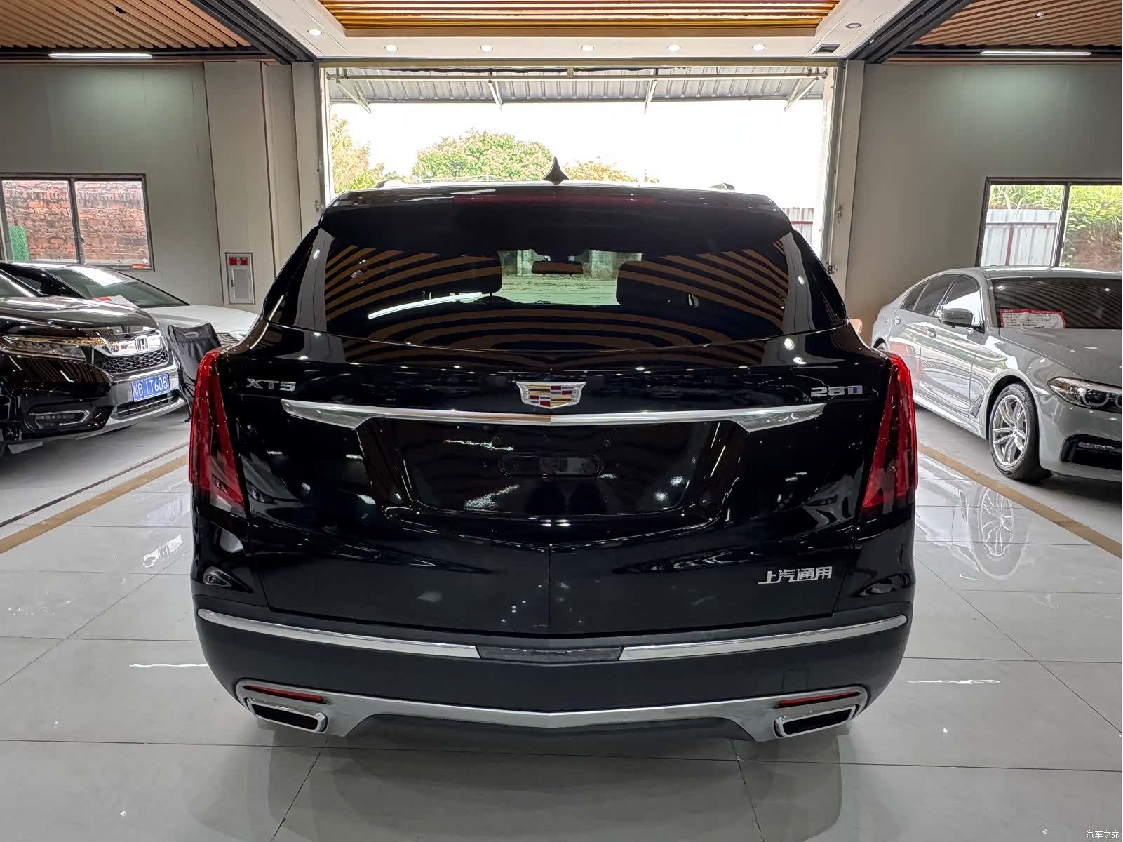 Cadillac XT5, 2022 все фото