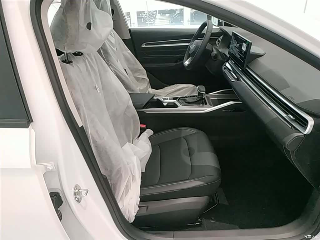 Geely Emgrand, 2026 25