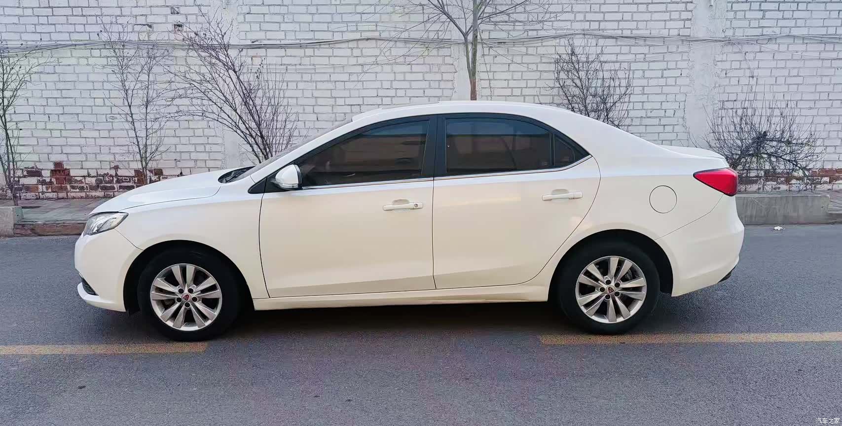 Roewe 360, 2015 3