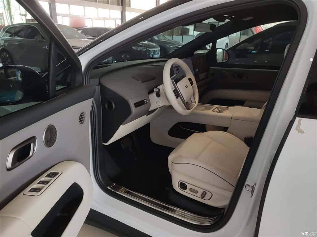 Li Auto i6, 2026 12