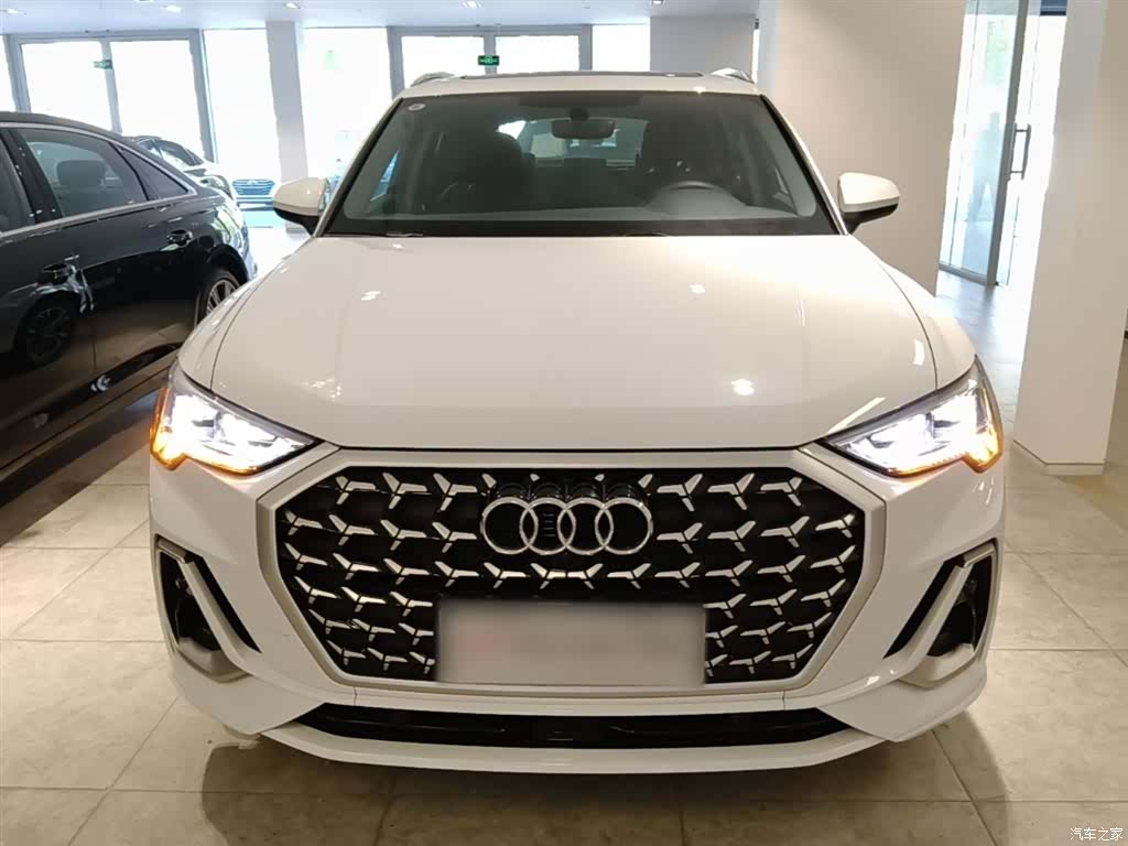 Audi Q3, 2024 3