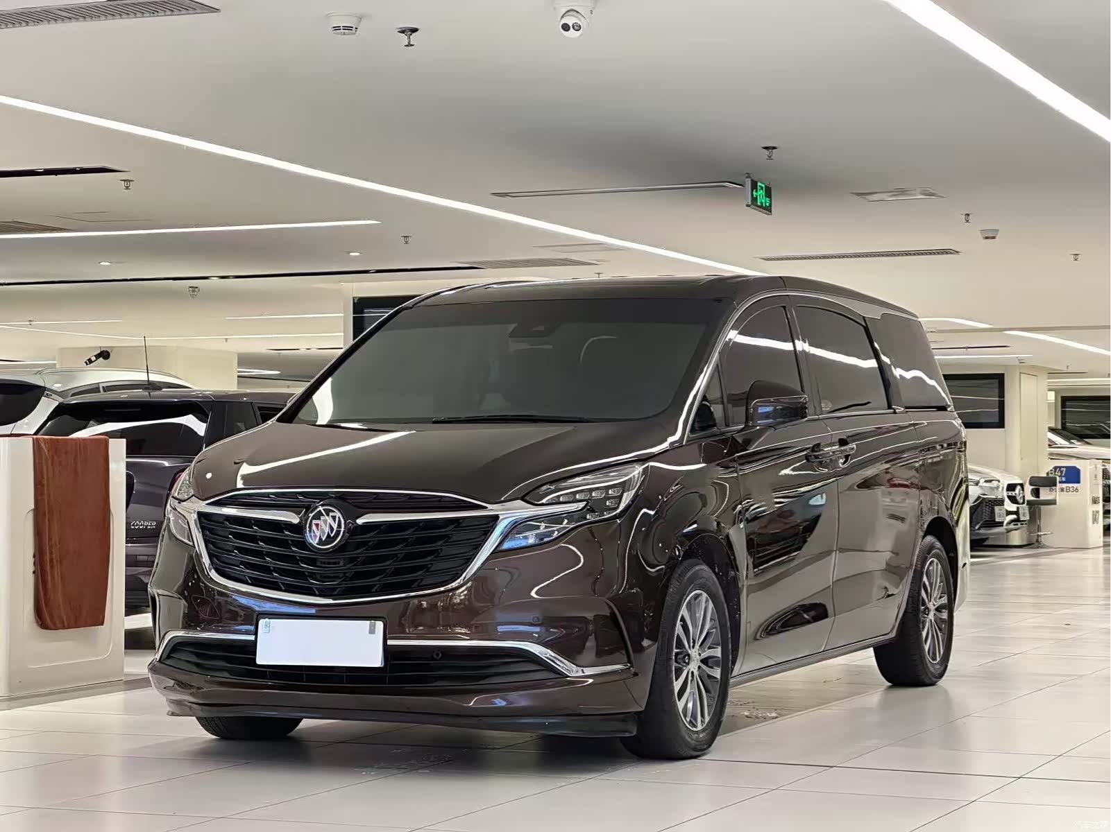 Buick GL8, 2021 1
