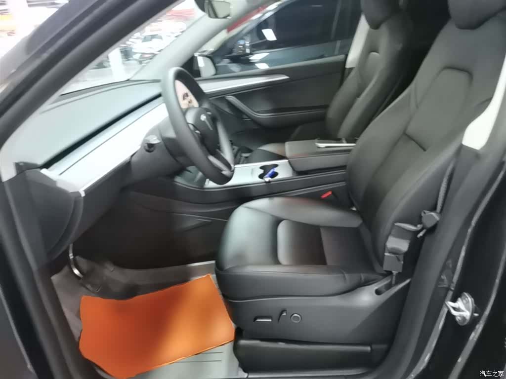 Tesla Model Y, 2024 15