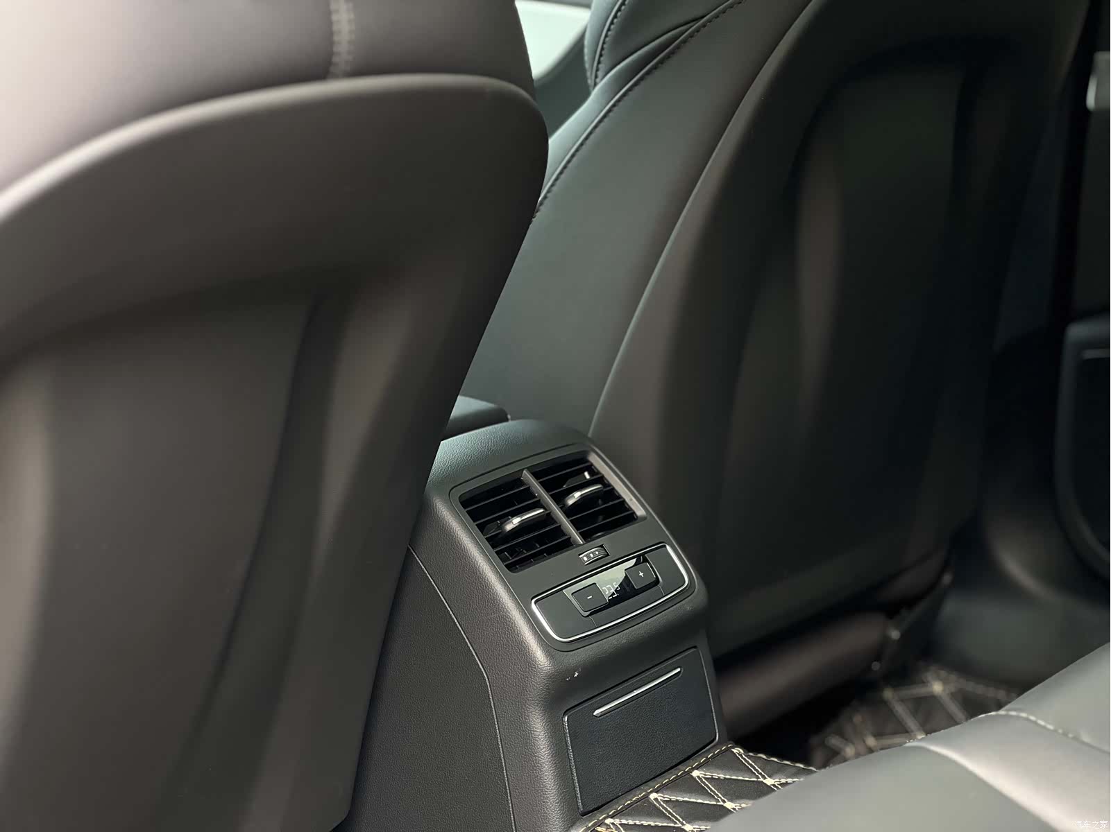 Audi A4L, 2024 9