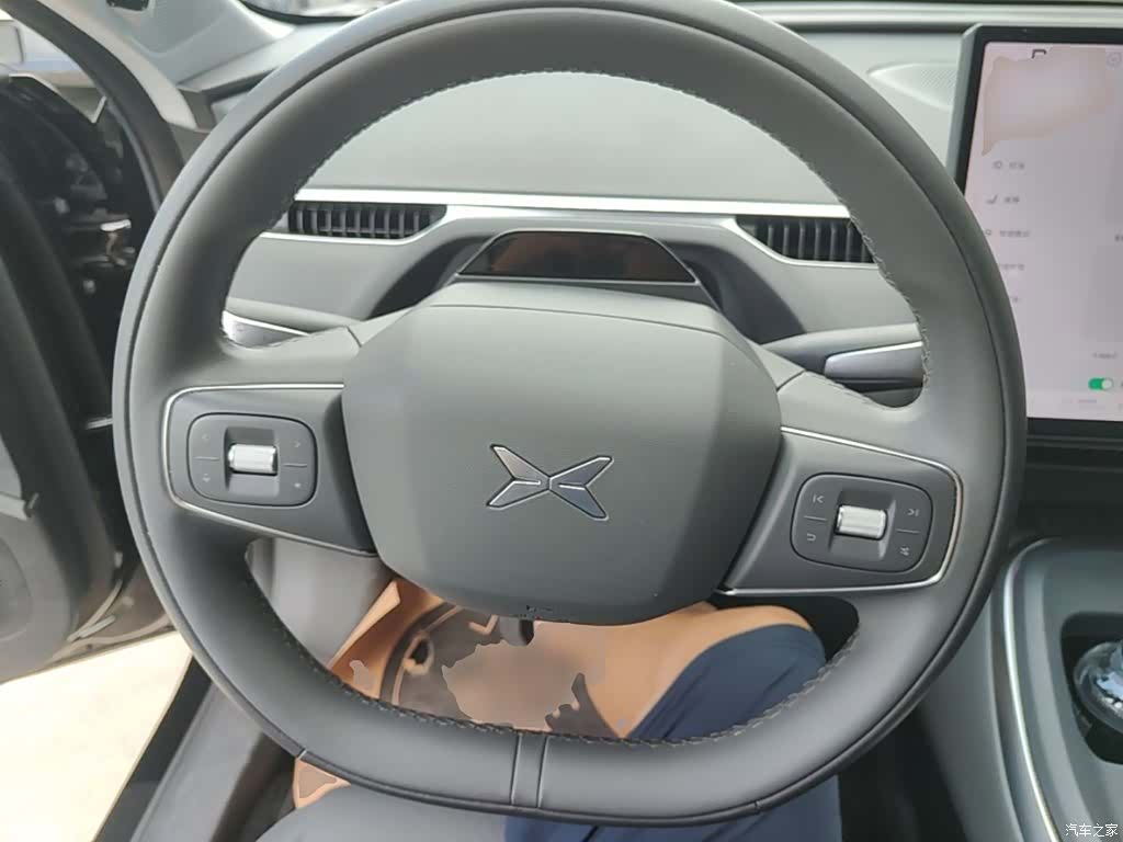 Xpeng Mona M03, 2025 11
