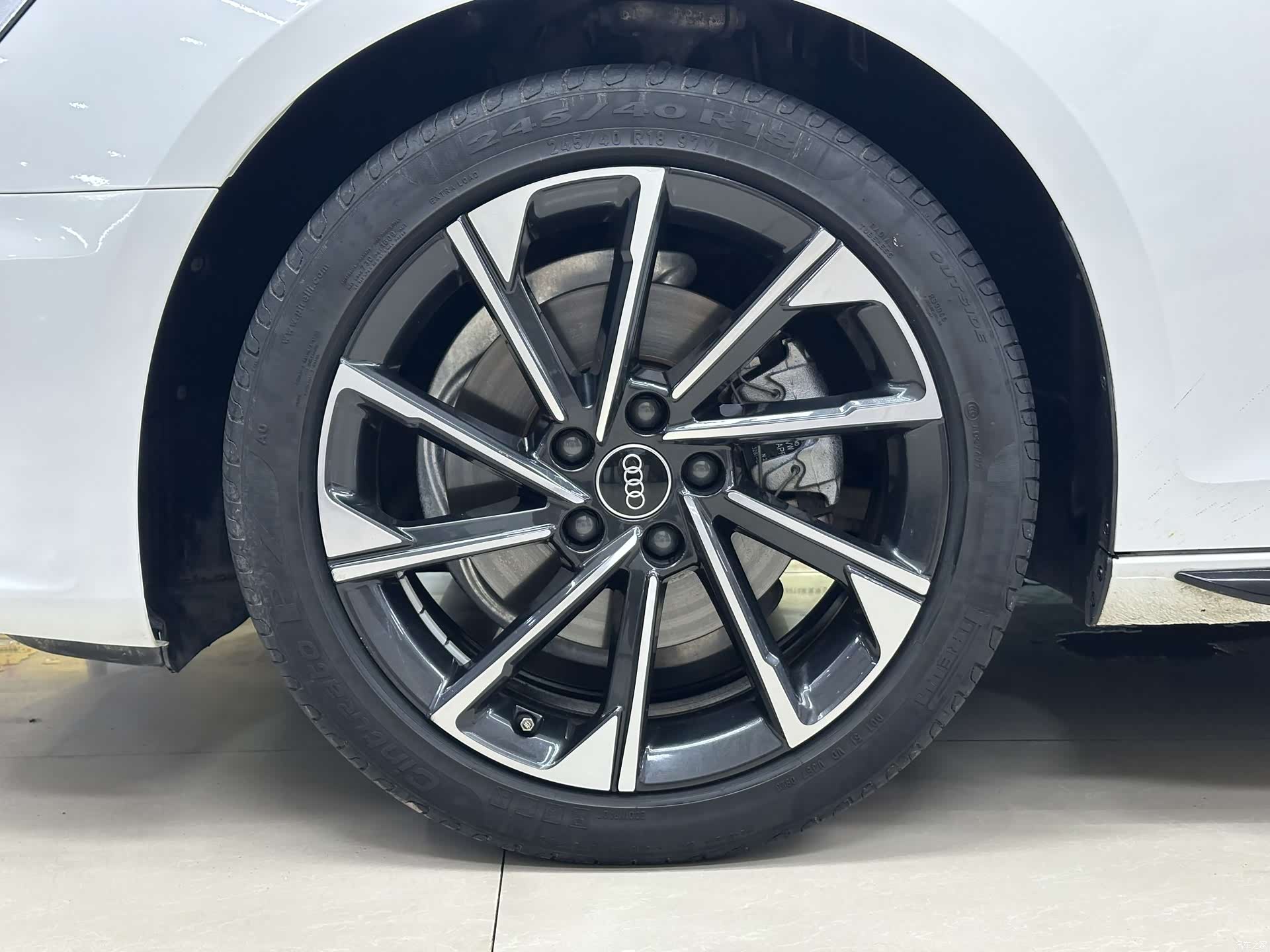 Audi A4L, 2023 24