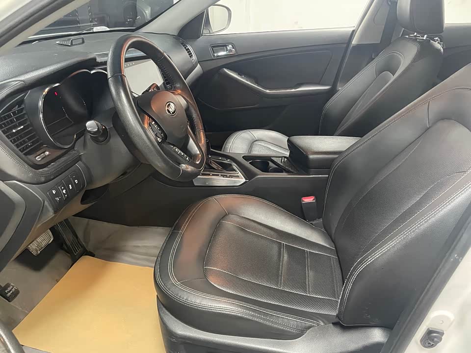 Kia K5 Kia K5