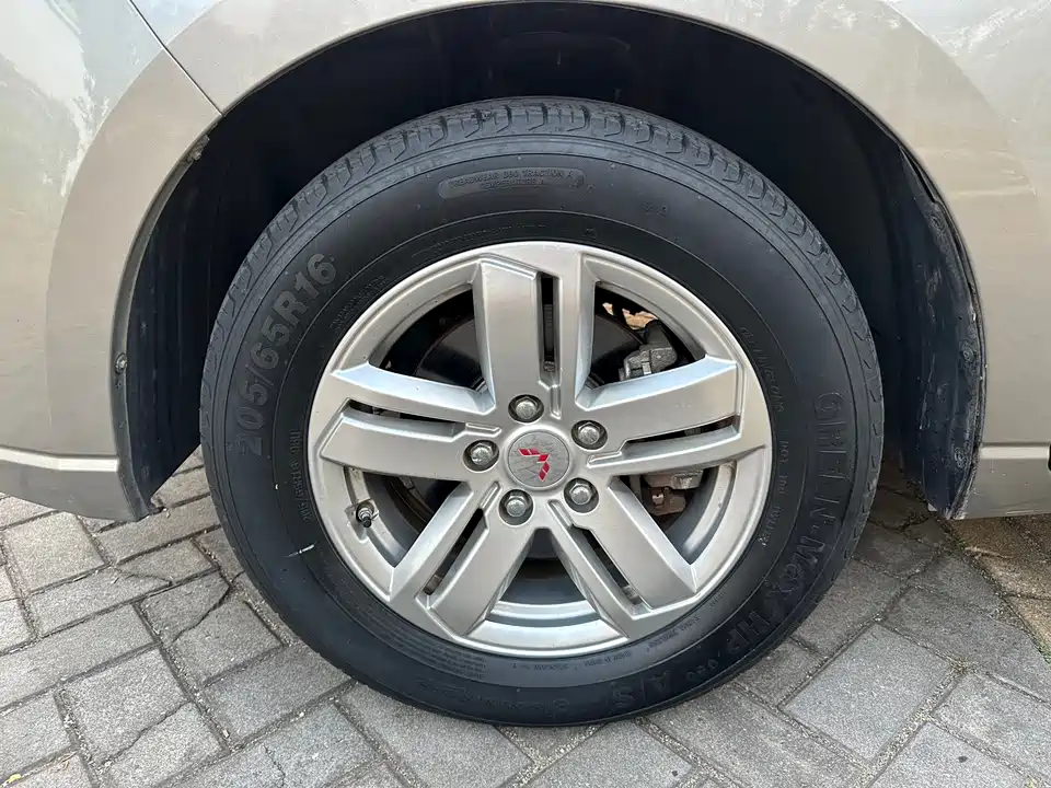 Wuling Wuling Hongguang PLUS