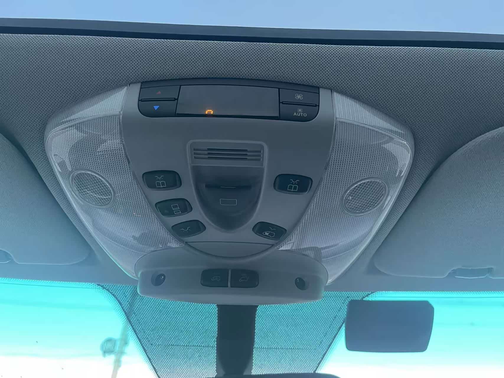Mercedes-Benz 125, 2012 27