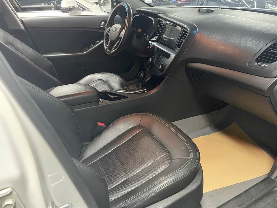 Kia K5 Kia K5