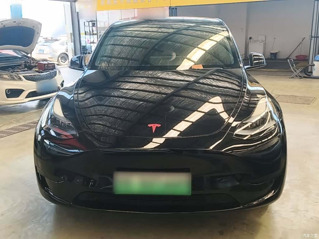 Tesla Model Y, 2022 3
