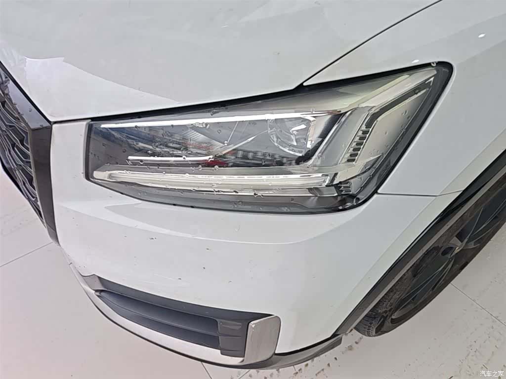 Audi Q2L, 2019 23