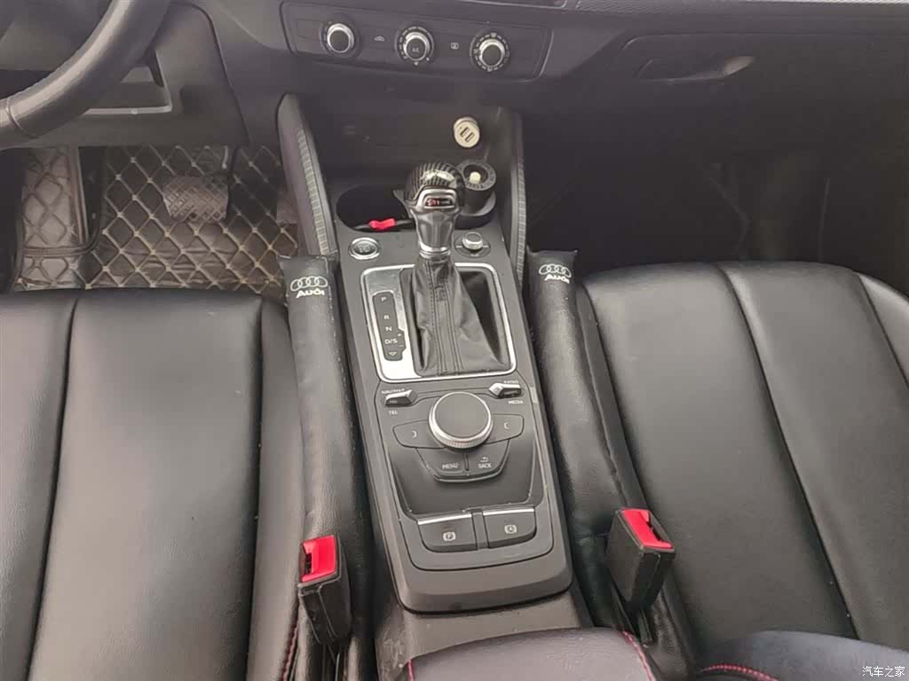 Audi Q2L, 2019 14