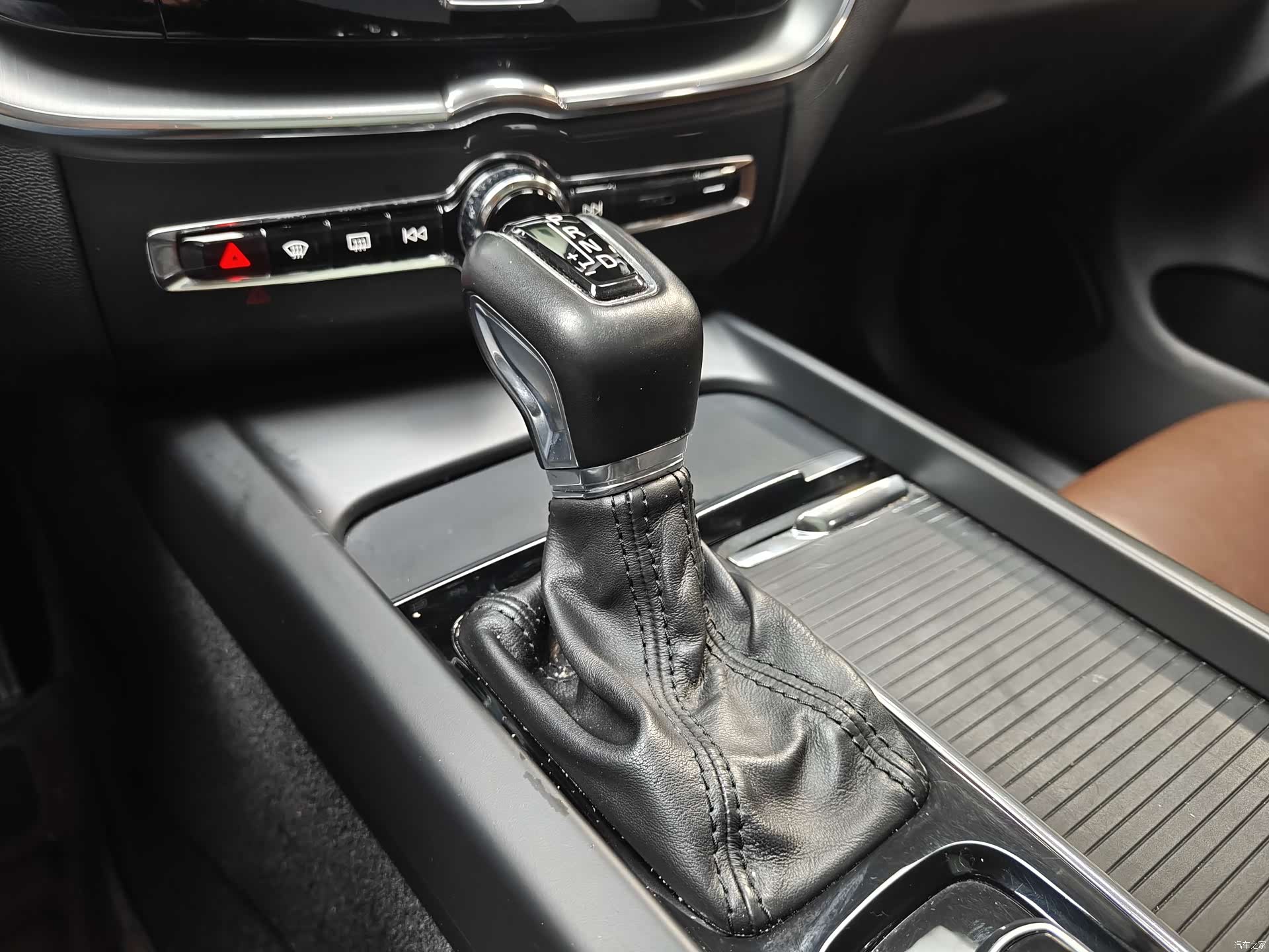 Volvo XC60, 2019 10