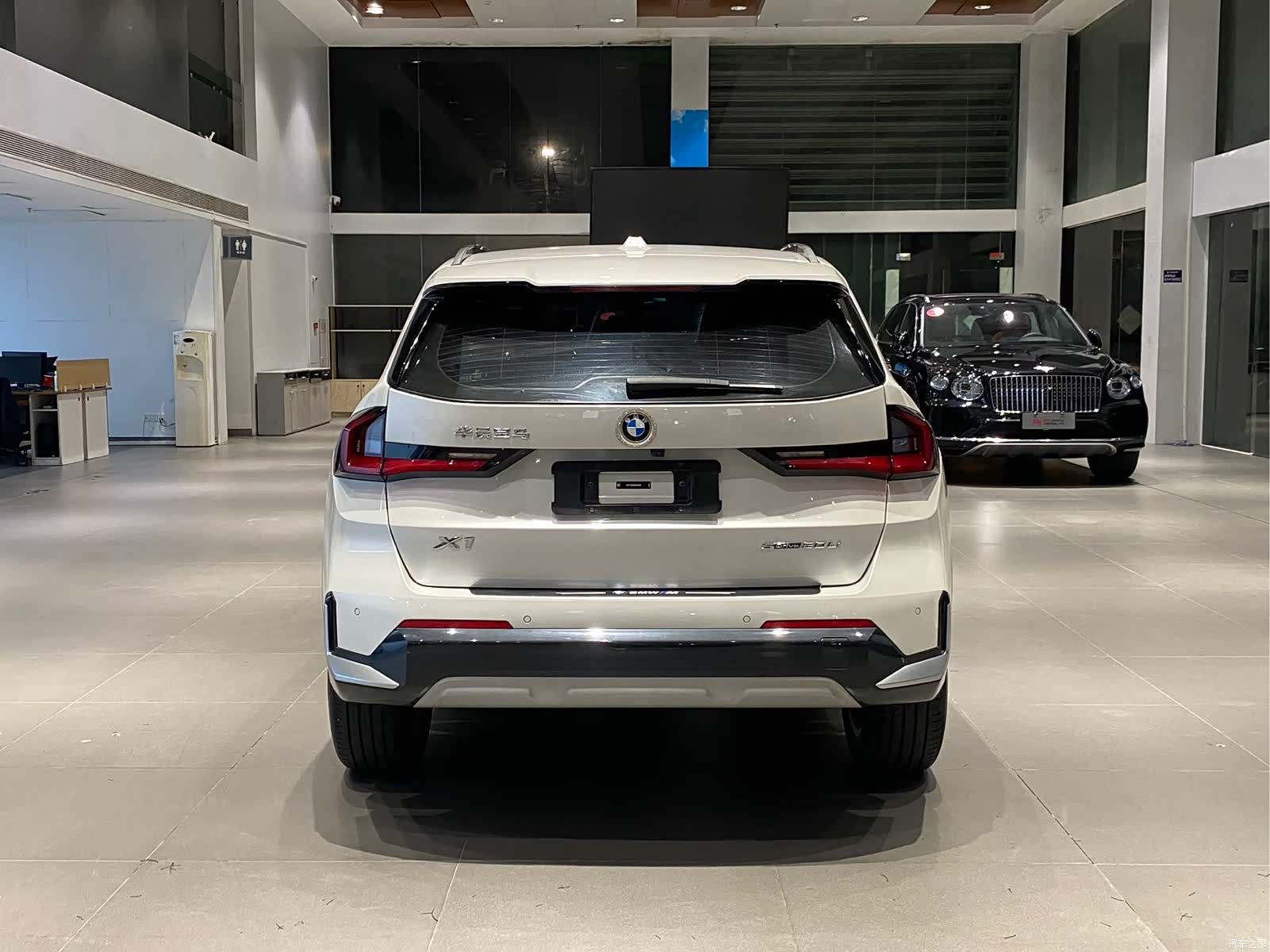 BMW X1, 2023 все фото
