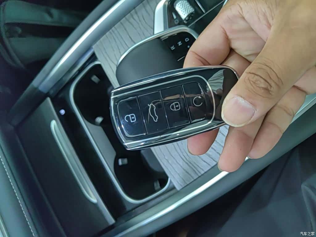 Chery Tiggo 8, 2026 9