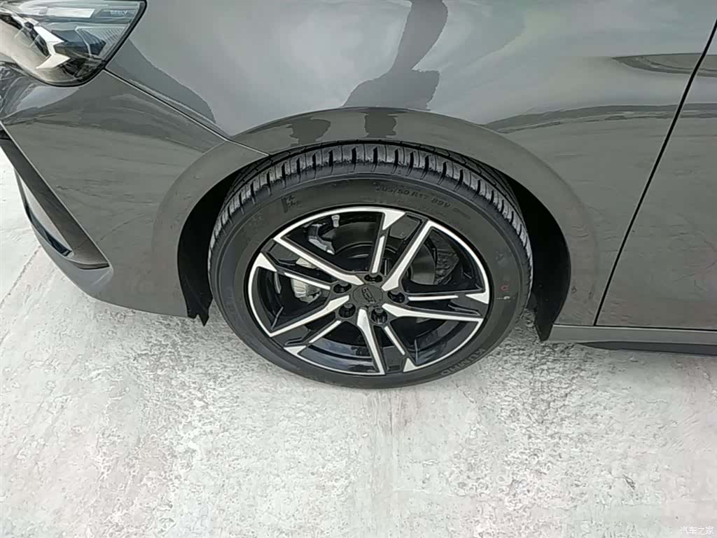 Geely Binray, 2026 23