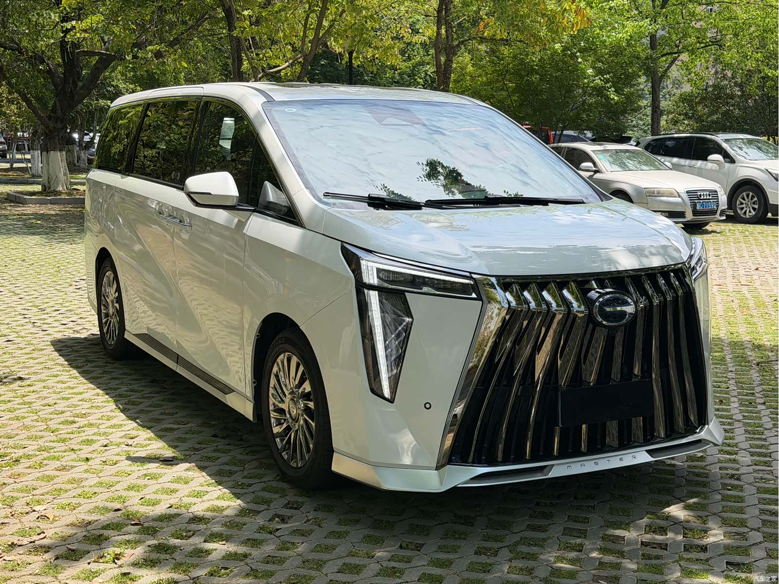 Trumpchi M8, 2022 3